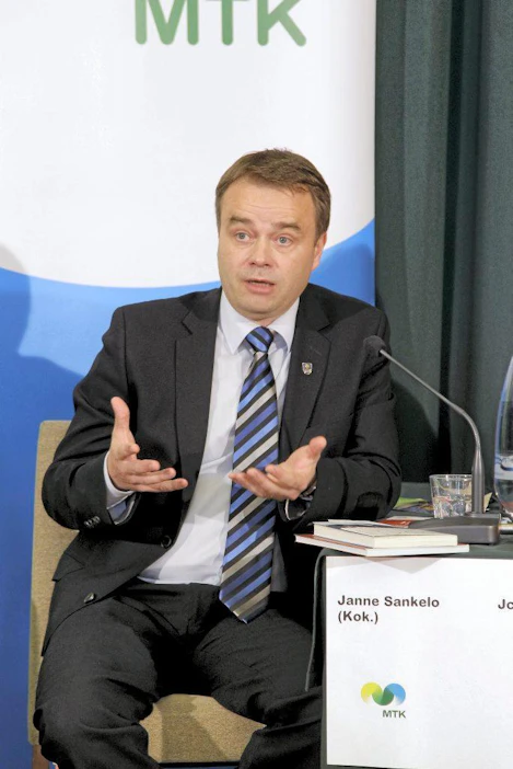 Janne Sankelo on saanut osan elannostaan maasta tähänkin saakka: hänellä on maatila.