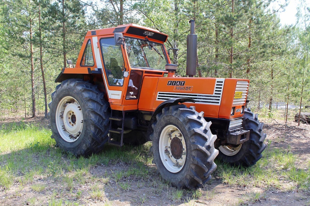 Fiat 1880 DT -traktoria valmistettiin vuosina 1980–1984.