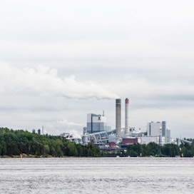 Suomalaiset suhtautuvat positiivisesti tulevaisuuden teknologiseen kehitykseen. Kuvassa UPM-Kymmene Kaukaan tehdasintegraatti.
