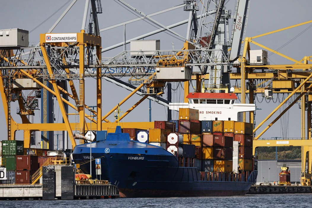 Huhtikuussa tuotanto laski aiemmin arvioitua vähemmän. Lehtikuva / Roni Rekomaa