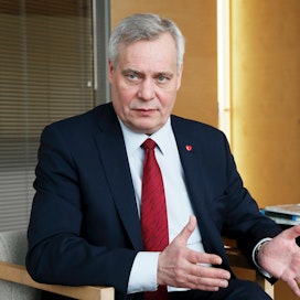 SDP:n puheenjohtaja Antti Rinne suhtautuu myönteisesti maakuntien verotusoikeuteen.