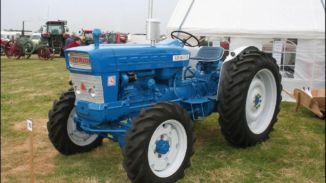 Roadless Ploughmaster 65 -traktoria valmistettiin vuosina 1964–1968 Roadless Traction Ltd. ja Ford Motor Company Hounslow ja Basildon, Englanti