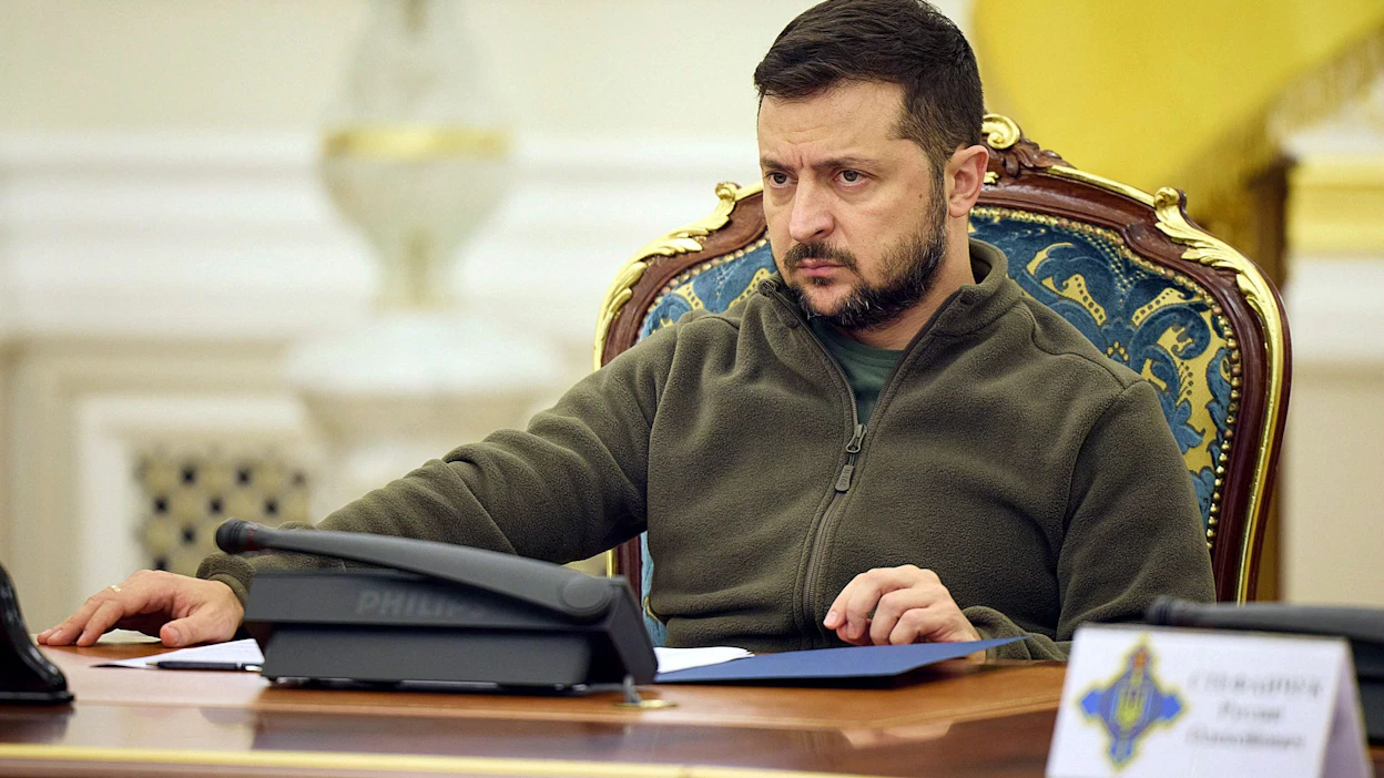 Ukrainan presidentti Volodymyr Zelenskyin mukaan Iran väittää, ettei maassa valmistettuja lennokkeja käytetä Ukrainassa, vaikka niitä nähdään Ukrainan taivaalla. LEHTIKUVA/AFP/Ukrainan presidentin kanslia.