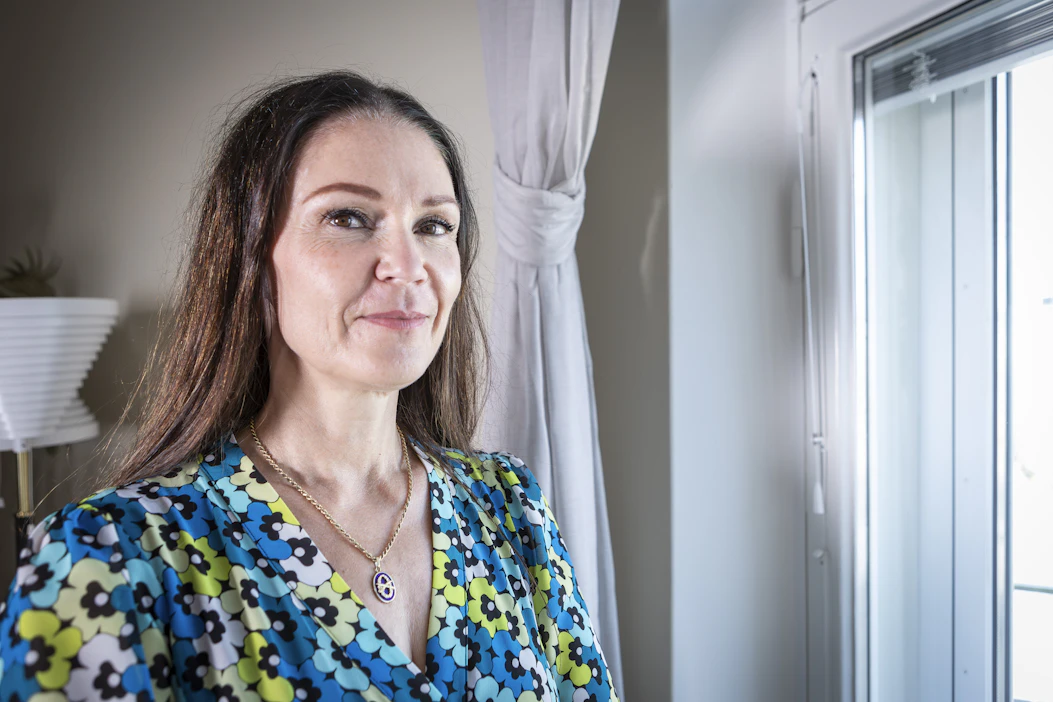 Lulu Ranne ei ota kritiikkiä vastaan hallitusohjelman inftastruktuurihankkeiden epätasaiseen jakautumiseen maan sisällä. Ranteen mukaan koko maahan investoidaan.