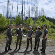 Forests of Ukrainen toimitusjohtaja Yuri Bolokhovets (toinen vas.) ja hallituksen jäsenet Janne Harjunpää, Oleksii Kucher, Markyan Vyvytskyy ja Roberts Stripnieks Karpaattien vuoristoalueella tarkastelemassa ilmastonmuutoksen vaikutuksia.