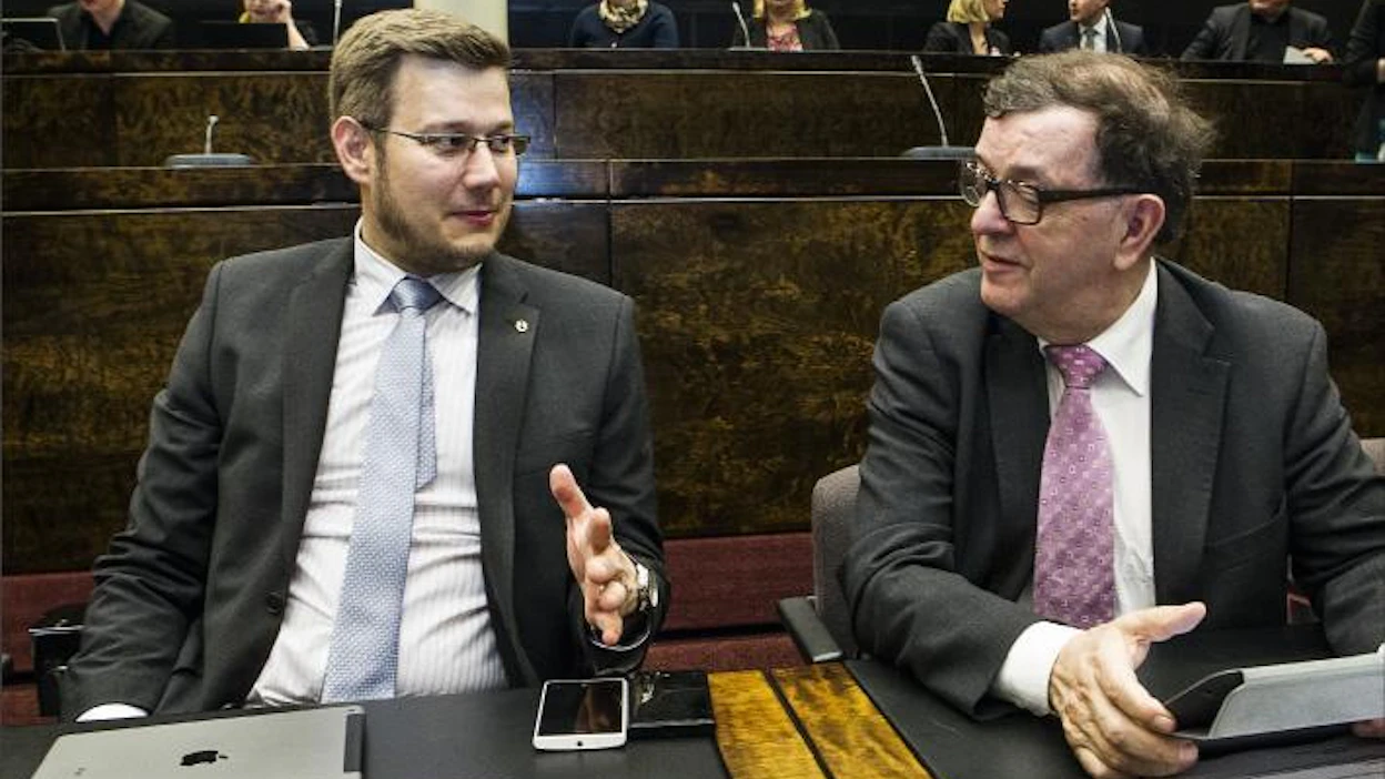 Eerikki Viljanen nousi keskiviikkoillan tarkistuslaskennassa keskustan kansanedustajaksi. Kollega Paavo Väyrynen jatkanee europarlamentissa, ellei kotimaassa tarjota ministerivastuuta. Kari Salonen