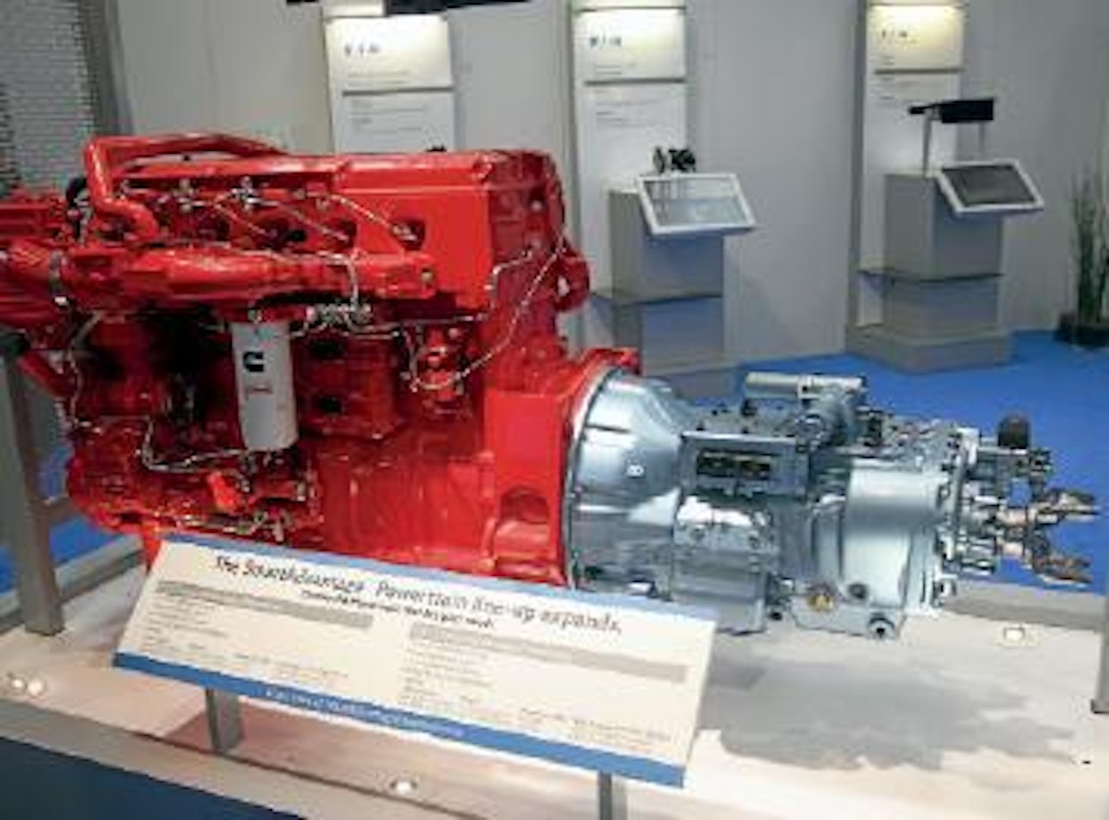 IXS SmartAdvance -voimalinja on syntynyt Eatonin ja Cumminsin yhteistyönä. Moottorina on Cumminsin 276–336 kW:n tehoinen diesel. Vaihteistona toimii Eaton FOAM 148/158. Yhteensuunnitellun voimalinjan etuna on pehmeämpi vaihtaminen sekä vääntömomentin optimointi silloin kuin sitä tarvitaan. SmartAdvance säästää polttoainetta 2–6 prosenttia.