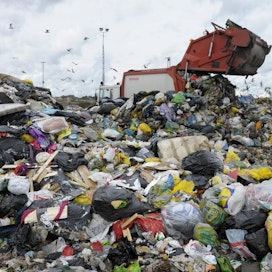 Jätteiden energiahyödyntäminen lisääntyi ja kaatopaikkasijoitus väheni.