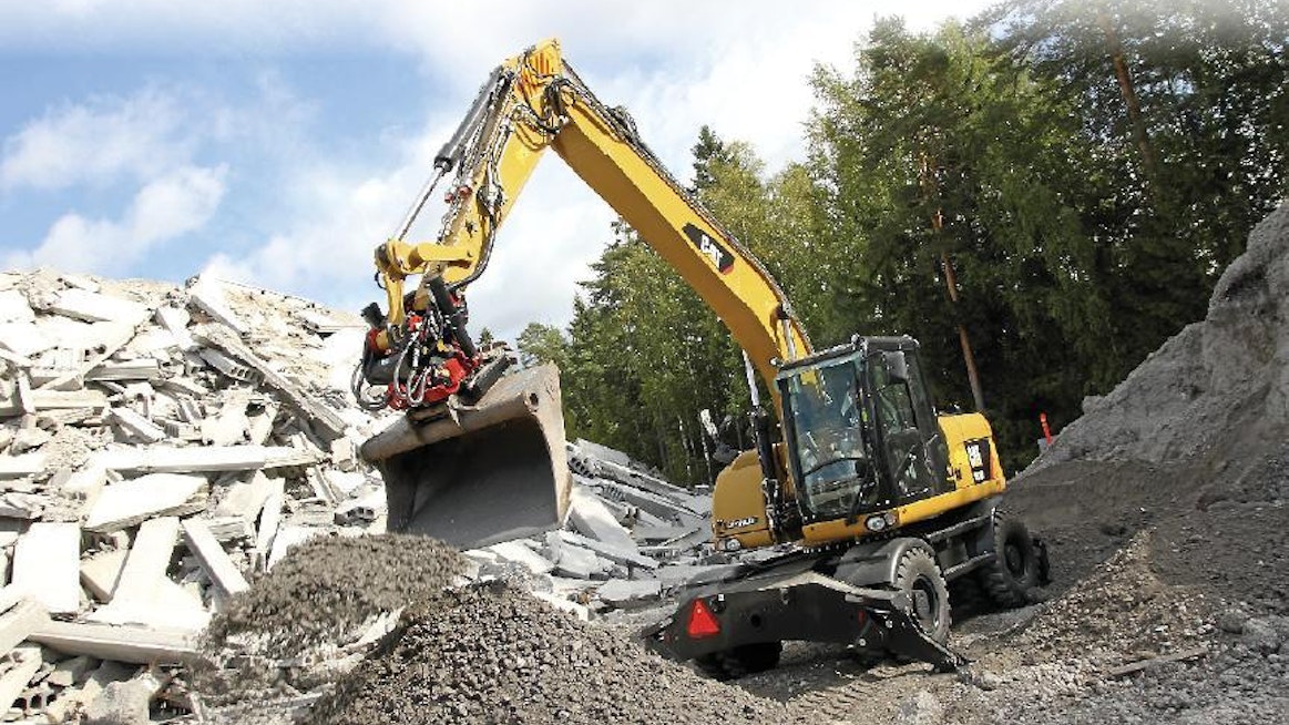 Caterpillar jäi massansiirtokokeessa testin hännille. Käytännön kaivukokeissa Catti kuitenkin osoitti olevansa kelpo työkalu.