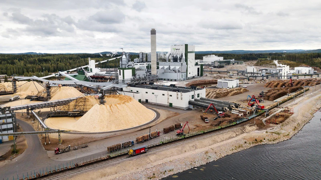 Metsä Groupin Äänekosken biotuotetehdas käynnistyi vuonna 2017. Nyt yhtiö suunnittelee Kemiin vielä suurempaa biotuotetehdasta, jonka ympäristöluvan se odottaa saavansa aluehallintovirastolta kuluvan vuoden alkupuolella.