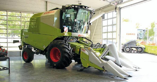 Claas Avero 160 -uutuuden Caterpillar-moottorin teho on 158 hv. Kapein leikkupöytä on 3,7 m leveä. Avero 160:ssa on 4 kohlinta ja halkaisijaltaan 450-millinen puintikela, mutta ei kaksoiskelarakennetta, kuten viime vuonna esitellyssä Avero 240 -mallissa. Kohlinten päällä on jyvien erottelua lisäävä ”tehosekoitin”.