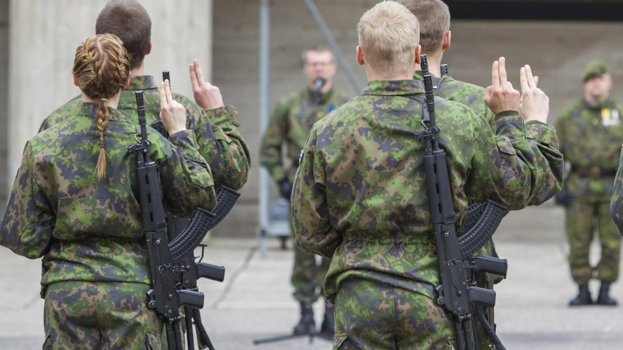 Varusmiesten psykologisten testien tuloksia on saattanut vuotaa brittitutkijoille, epäilee Puolustusvoimat.