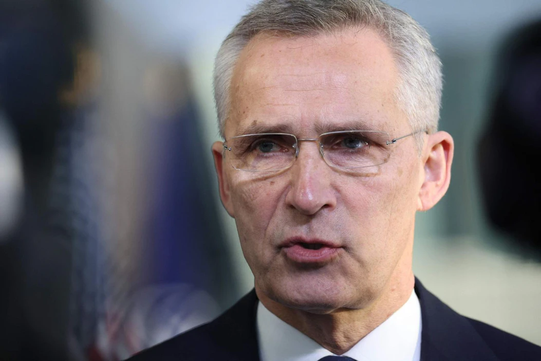 Stoltenbergin on ollut tarkoitus siirtyä ensi syyskuun lopulla Naton johdosta Norjan keskuspankin johtajaksi.