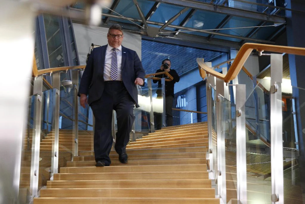 Puheenjohtaja Timo Soini (ps.) on toistaiseksi kommentoinut vaitonaisesti Olli Immosen (ps.) Facebook-kirjoituksia.