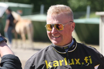 Ei hassumpaa hommaa Ruotsin puolella! Juha Utala huristeli Morriksella ykköseksi Örebrossa torstai-iltana.