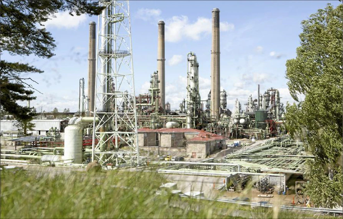 Neste Oilin Porvoon vetylaitoksen vaurio heikentää yhtiön tulosta, joka oli kuitenkin odotuksia parempi syyskesällä. Ismo Henttonen/neste oil