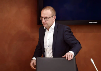 Puheenjohtaja Jarkko Eloranta SAK:n hallituksen kokouksessa tänään. LEHTIKUVA / Jussi Nukari