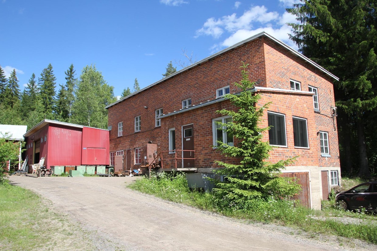 Vuorenteko Oy:n tiilirakenteinen pajarakennus on valmistunut vuonna 1930. Tilaa on runsaasti, minkä ansiosta alkuperäinen konekanta on voitu säilyttää toimintakuntoisena.