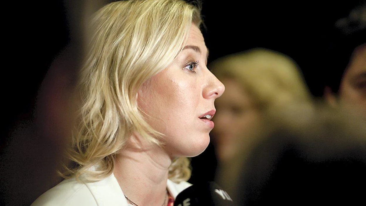 20110607 Puolueiden puheenjohtajat kokoontuivat eduskuntatalolla selvittämään hallitusneuvotteluiden tilannetta. Sosiaalidemokraattien puheenjohtaja Jutta Urpilainen.