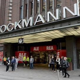 Stockmann arvioi, että koko vuoden liikevaihto jää viime vuotta matalammalle tasolle.