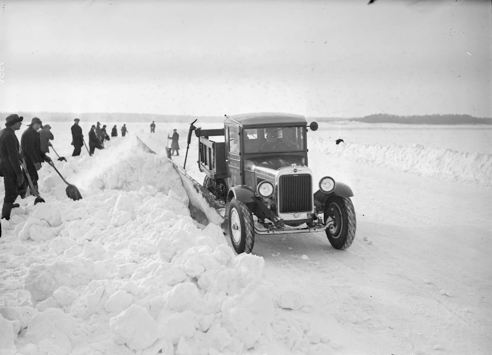 Aurauksen mallia 1930-luvulta. Kuva löytyy Museoviraston Finna-sivun kautta.