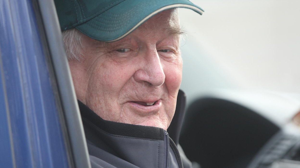 Reino Palomäellä on ollut raskas vuosi. Silti 73 vuotta elämästään hevosille ja raviurheilulle antanut mies nähtiin Vermon Finladia-Derby -viikonloppunakin valoisana.