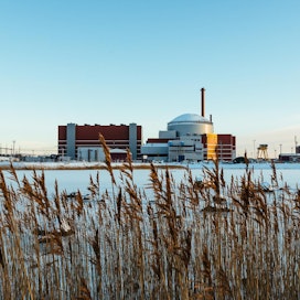 Kuvassa Olkiluodon ydinvoimala.