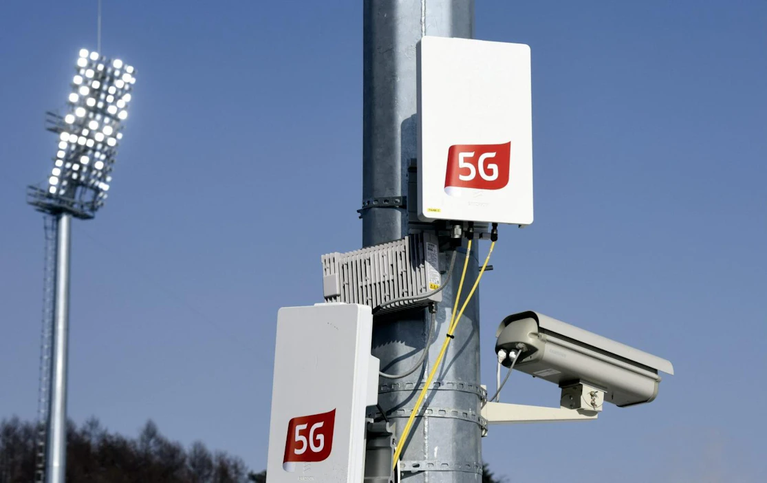 5g-verkot ovat selvästi nykyisiä nopeampia, mutta samalla myös monimutkaisempia, mikä avaa uudenlaisia mahdollisuuksia kyberhyökkäyksille. LEHTIKUVA / HEIKKI SAUKKOMAA