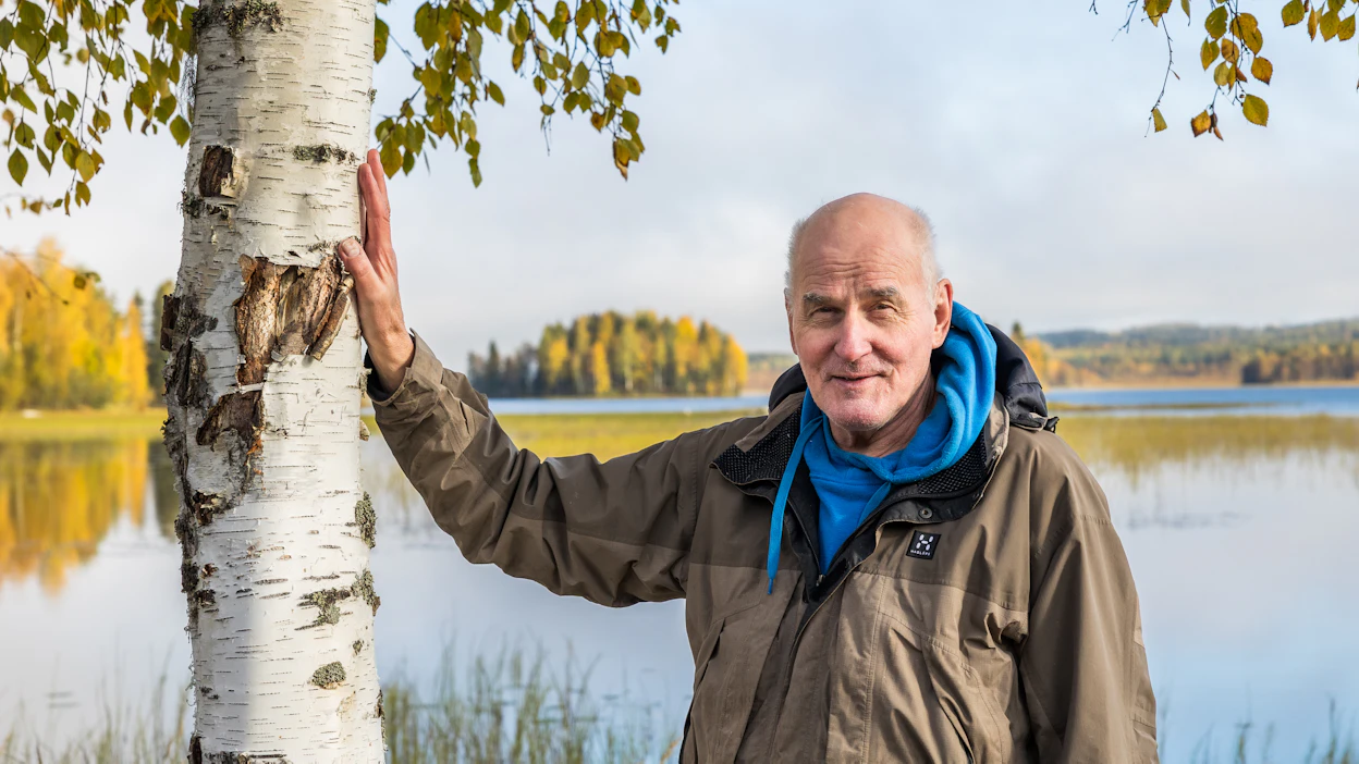 Juristi ja professori Matti Tolvanen harrastaa kalastusta verkko- ja katiskapyynnillä. Ahven on hänestä maukkain kala.