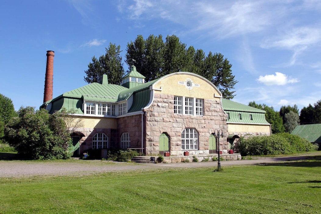 Meijerimuseon ympärillä on kaunis puutarha.