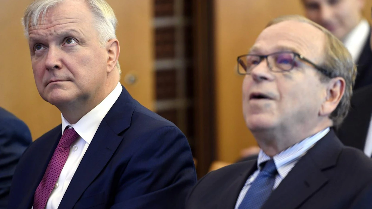 Euroopan komission puheenjohtajan Jean-Claude Junckerin mielestä sekä Olli Rehnillä että Erkki Liikasella on kaikki, mitä EKP:n pääjohtajalta vaaditaan.