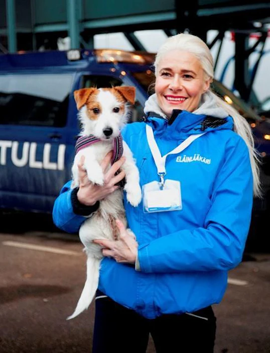 Eläinkuljetusten tarkastaminen on yksi läänineläinlääkäri Sari Haikan töistä Etelä-Suomen avissa.