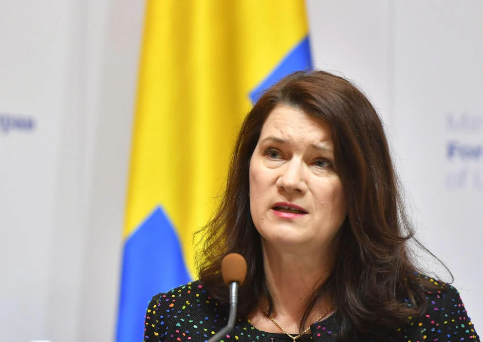 Ruotsin ulkoministeri Ann Linde arvostelee porvariopposition ja ruotsidemokraattien viime kuussa tekemää aloitetta niin kutsutusta Nato-optiosta. Lehtikuva/AFP