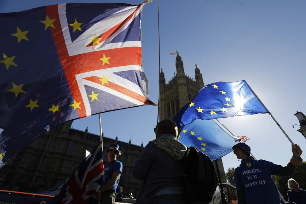 Britanniassa erosopimus otettiin tuoreeltaan vastaan ristiriitaisin tuntein. LEHTIKUVA/AFP