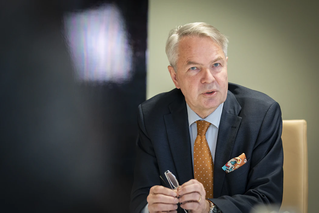 Ulkoministeri Pekka Haavisto on noussut presidenttikyselyn kärkeen.