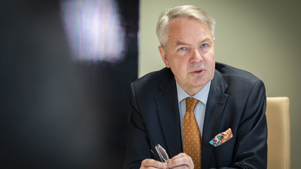 Ulkoministeri Pekka Haavisto on noussut presidenttikyselyn kärkeen.