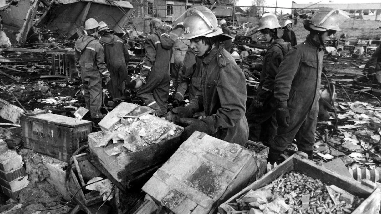 Lapuan patruunatehtaan räjähdyksessä 1976 kuoli 35 pääosin perheellistä naista ja viisi miestä, minkä lisäksi loukkaantuneita oli 60.