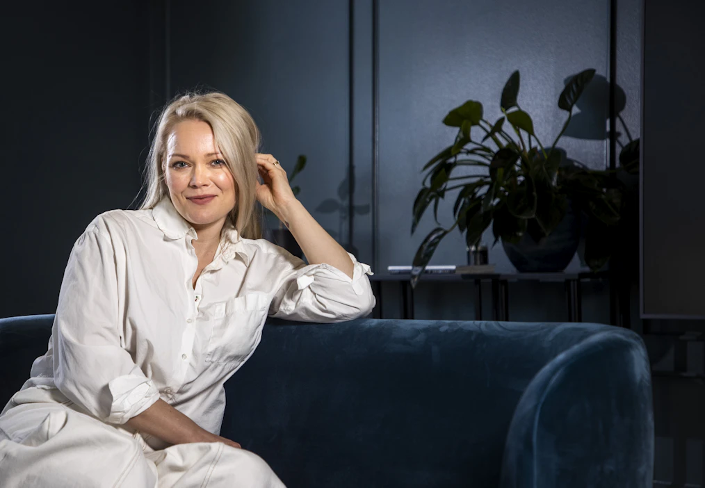 Edessä ihana kesä! Anna Puu keikkailee ja kannustaa nuoriakin suuntaamaan siihen, mikä itseä kiinnostaa.