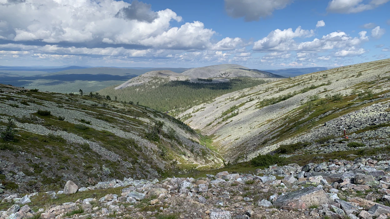 Pohjoisen Suomen tunturimaisemat ovat lumoavan kauniita kaikessa karuudessaan.