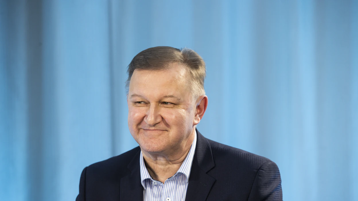 Prikaatinkenraali evp. Antti Lehtisalolla on merkittävä ura erilaisissa puolustushallinnon tehtävissä.