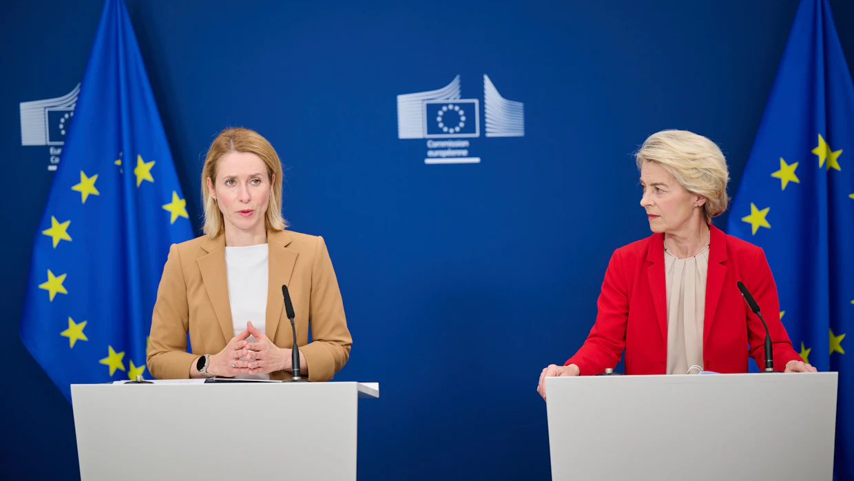 EU:n Kaja Kallaksen (vas.) ja Ursula von der Leyenin esittelemällä EU:n uudella pakotepaketilla pyritään kieltämään myös Nord Stream -kaasuputkien jatkokäyttö.