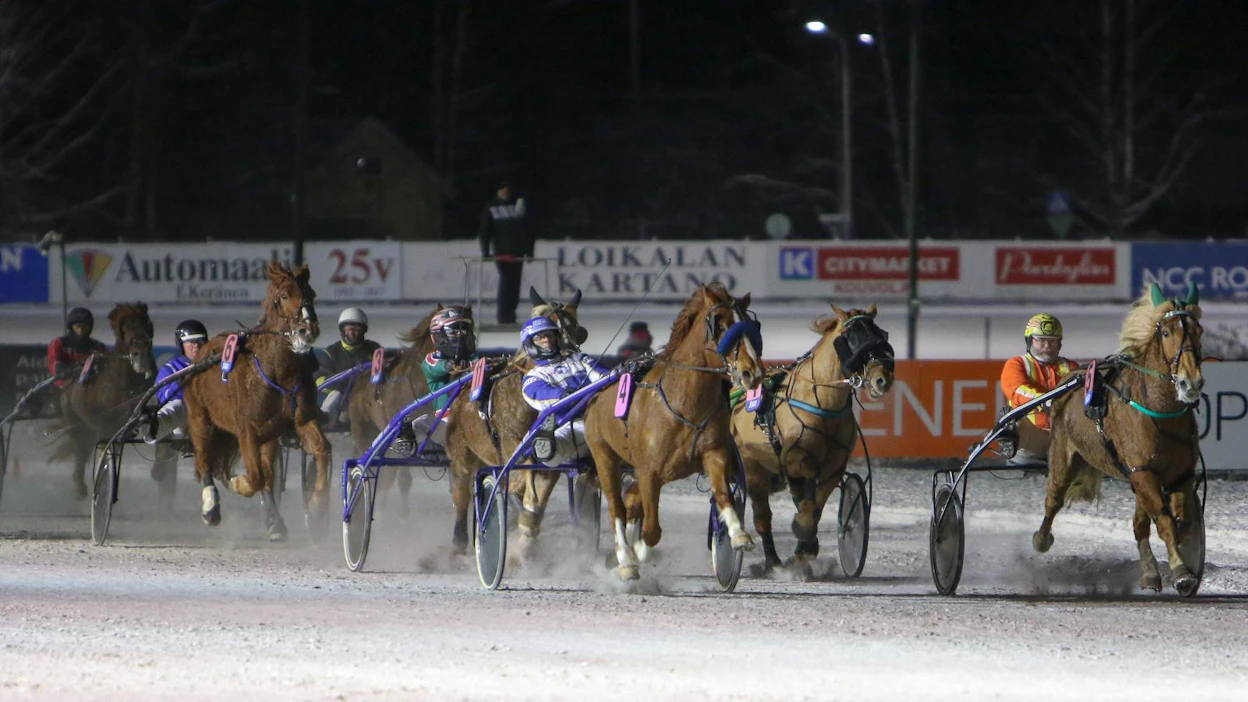 Katajan Kunnari loukkasi jalkansa vuosi sitten tammikuun alussa Oulun raveissa. Kuva ei liity tapahtumiin.
