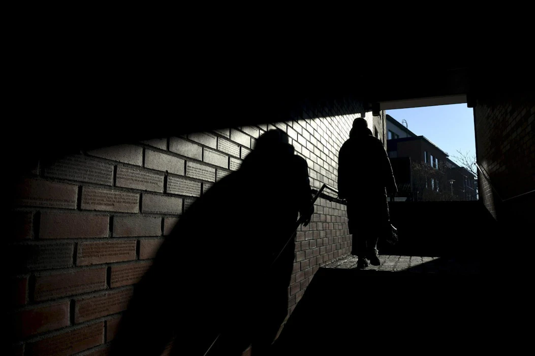 Ukrainan sota on luonut mahdollisuuksia ihmisten hädän hyväksikäyttäjille. Haastateltavan nimi on muutettu hänen turvallisuutensa suojelemiseksi. LEHTIKUVA / JUSSI NUKARI