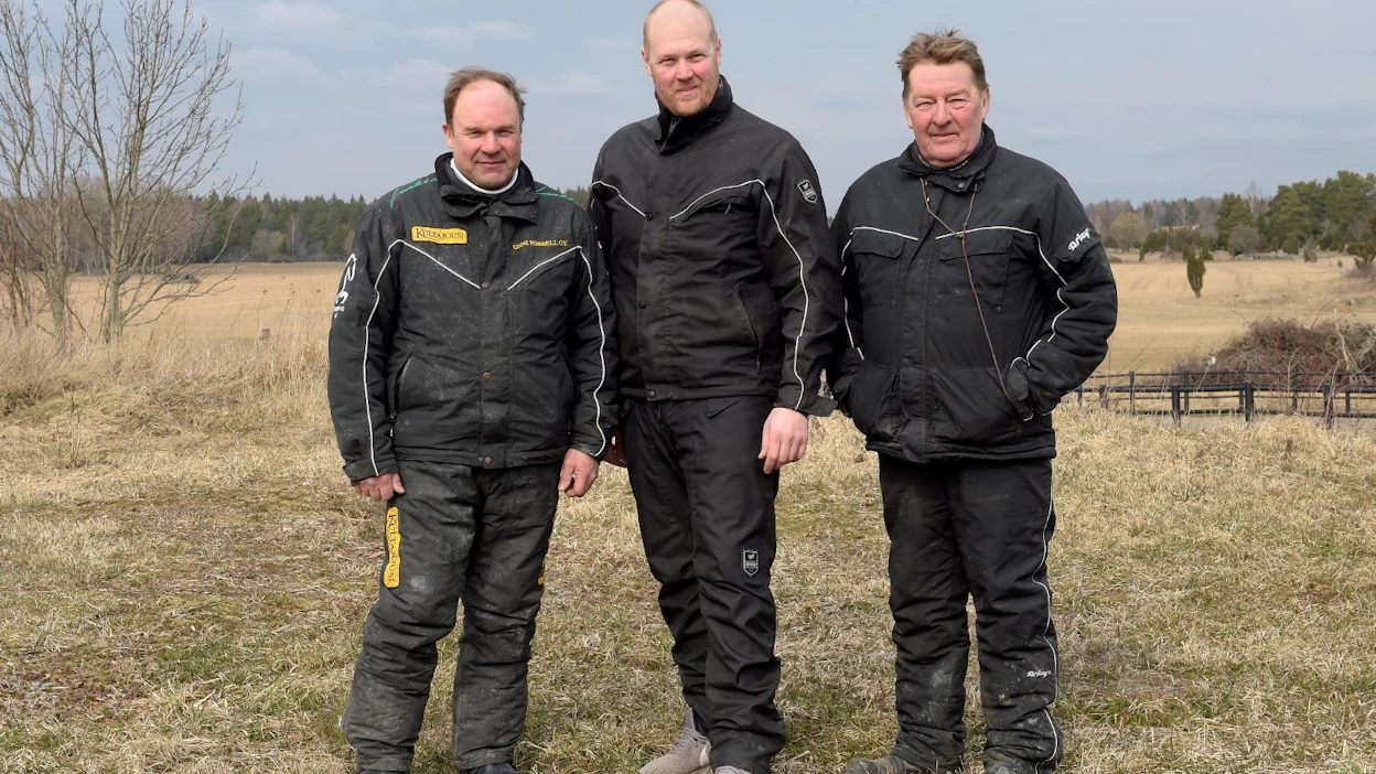 Kolme Korpea - kaksi sukupolvea: Heikki Korpi (oik.) ja veli Ilkka olivat vierailulla Heikin pojan Marko Korven luona Journey Stablella Ruotsissa pari "talvea" sitten.