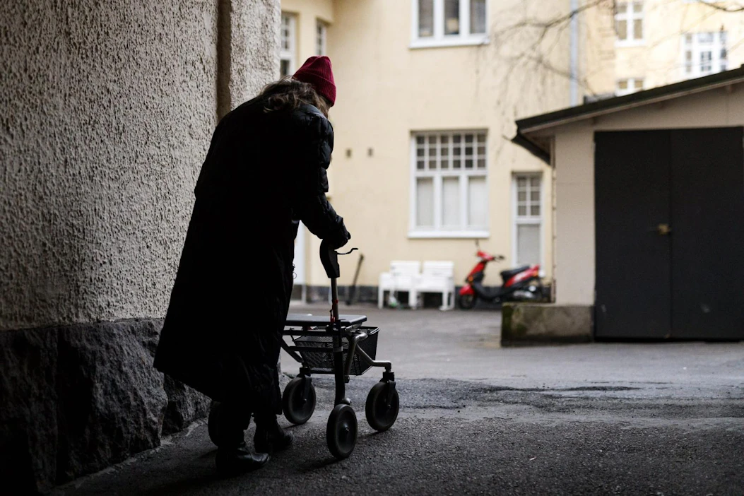 Viime vuoden huoli-ilmoituksissa korostuivat arjessa pärjäämättömyys, toimintakyvyn lasku, itsestä huolehtimisen vaikeudet sekä riittämätön avunsaanti. Kuvituskuva.