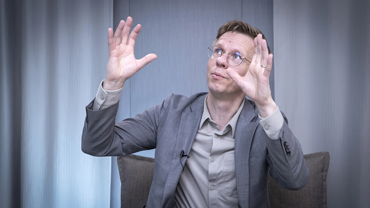 Metsäasioita voi tarkastella monesta suunnasta. ”Näkökulmat voivat olla hyvinkin erilaisia riippuen siitä, mistä kulmasta tarkastelija asiaa lähestyy”, sanoo Panu Pokkinen.