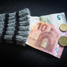 Suomalaisten sukanvarsi on yleensä pankkitili.