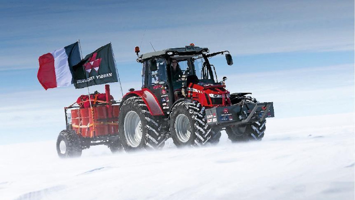 Massey Ferguson 5610 eteni 5 000 kilometriä halki hyisen ikiroudan.