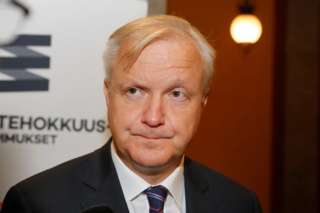 Suomen Pankin pääjohtaja Olli Rehn ilmoitti Twitterissä jättäytyvänsä kisasta EU:n ehdokkuudesta IMF:n johtoon.