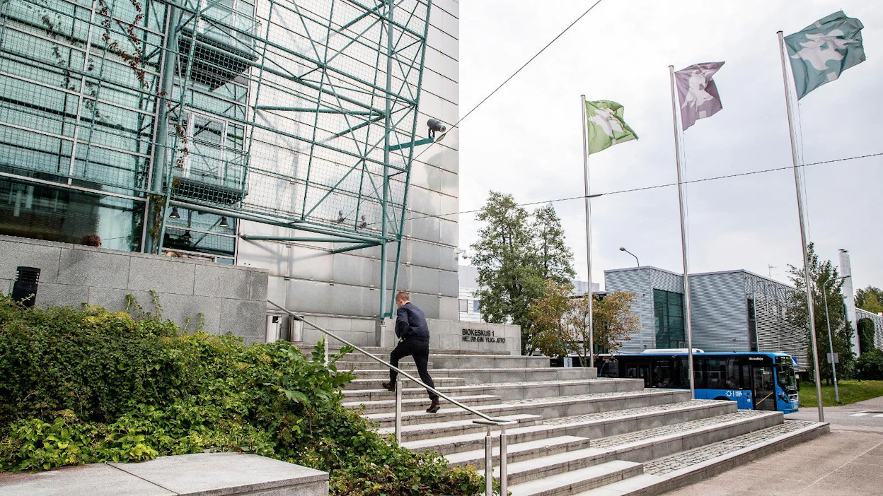 Vuoteen 2030 mennessä tavoitteena on, että puolet nuorisoikäluokista, eli 25–34-vuotiaista, olisi suorittanut korkeakoulututkinnon. Kuva Helsingin yliopiston Viikin kampukselta.